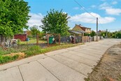 Prodej velkého pozemku v Brně na ulici Ořechovská s původní stavbou rodinného domu, cena 12790000 CZK / objekt, nabízí